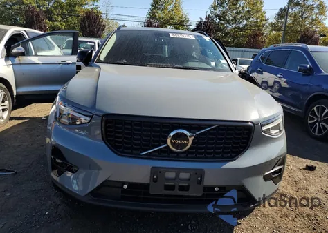 2023 Volvo Xc40 Plus из США, поврежденный, VIN YV4L12UW9P2062304